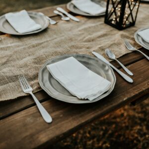 a simple table setting for dinner